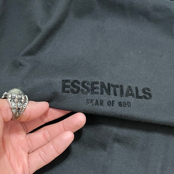 Like New Men’s Small Fear Of God Essentials Oversized Long-sleeve T-Shirt Black - Picture 11 of 15